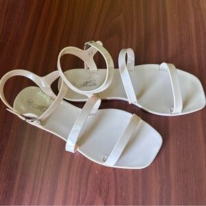 Abata Chic Cream Sandals